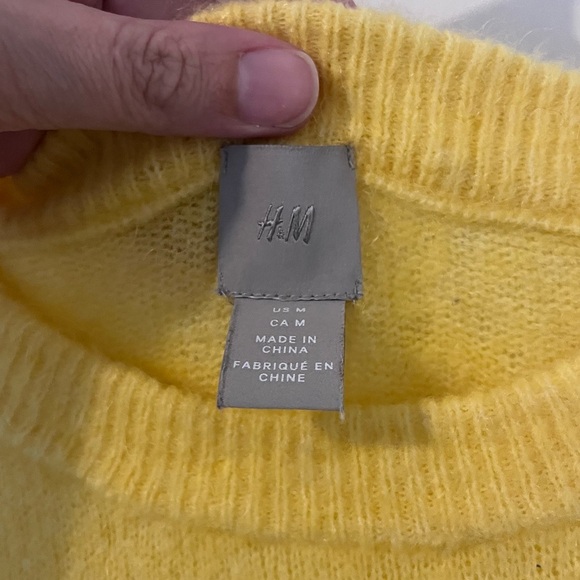 H&M Women’s Yellow Sweater Acrylic Alpaca Wool Crewneck Pullover Medium - Picture 6 of 12